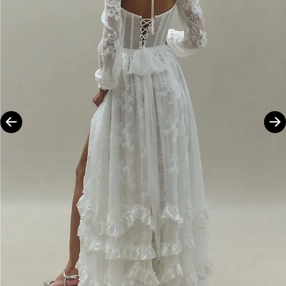 V. Chapman Ivory Lace Corset Dress - Picture 8 of 9